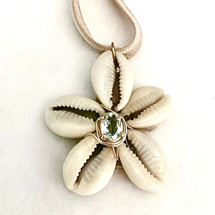 Cowrie Shell with Center Stone