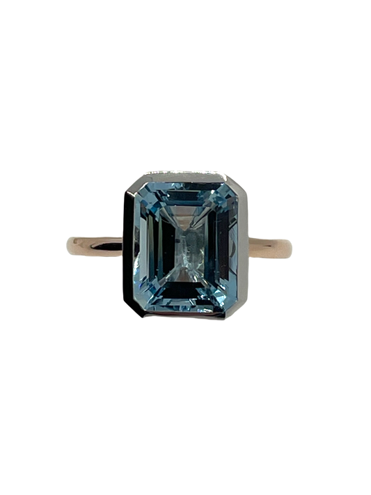 Aquamarine Engagement Ring Bevel Edged on 18k Rose Gold